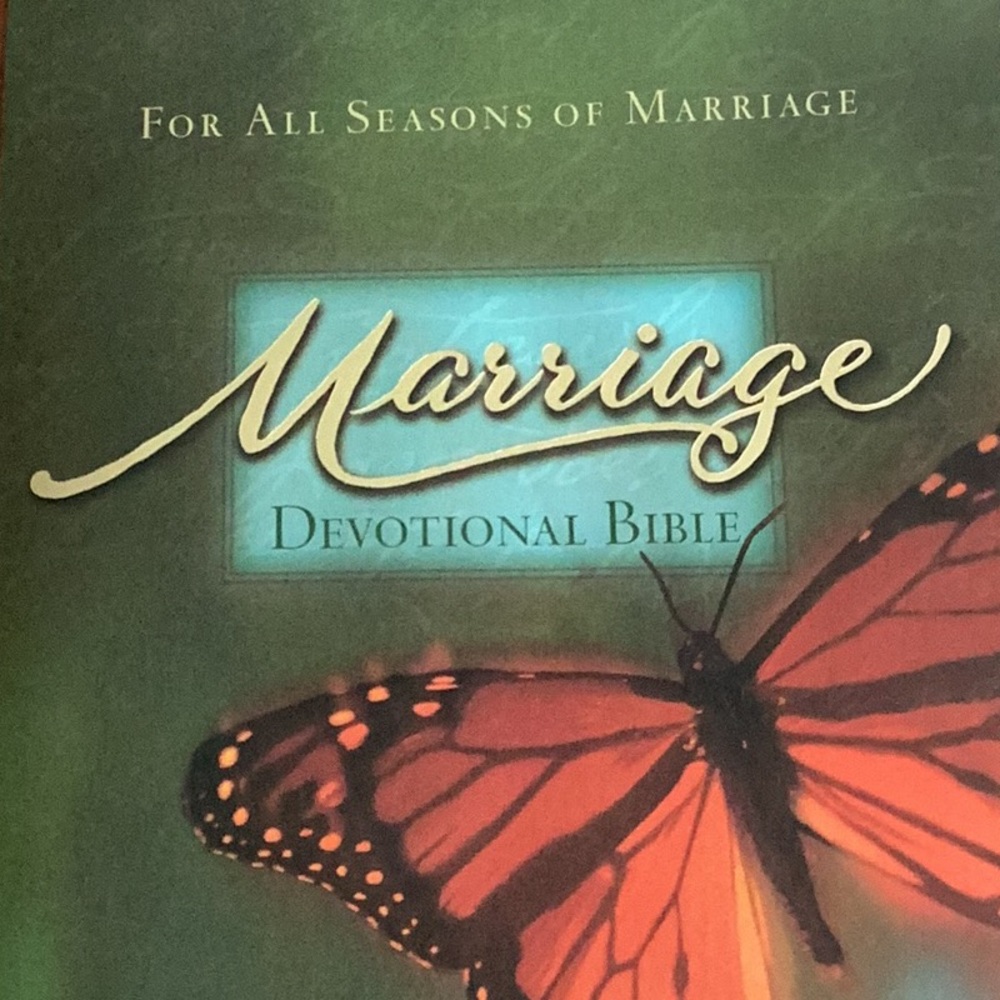 💒 WEDDING GIFT MARRIAGE DEVOTIONAL BIBLE PLVC